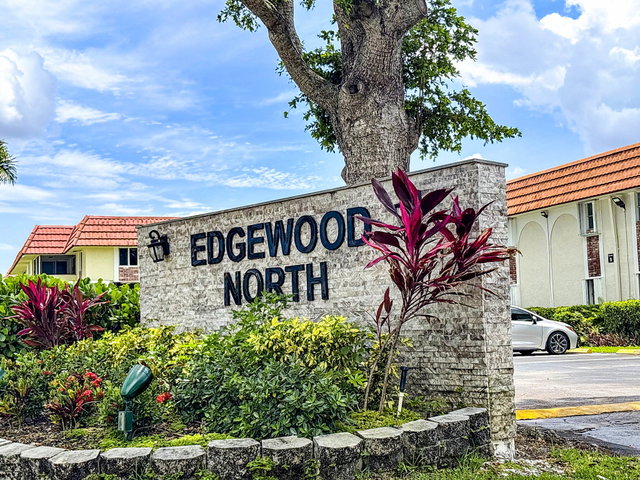 Edgewood Condos photo 2